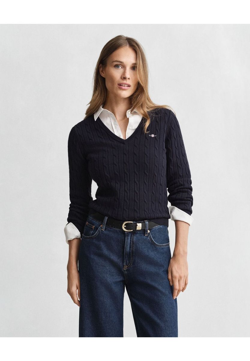 Klassischer Zopfstrick-Pullover mit V-Ausschnitt