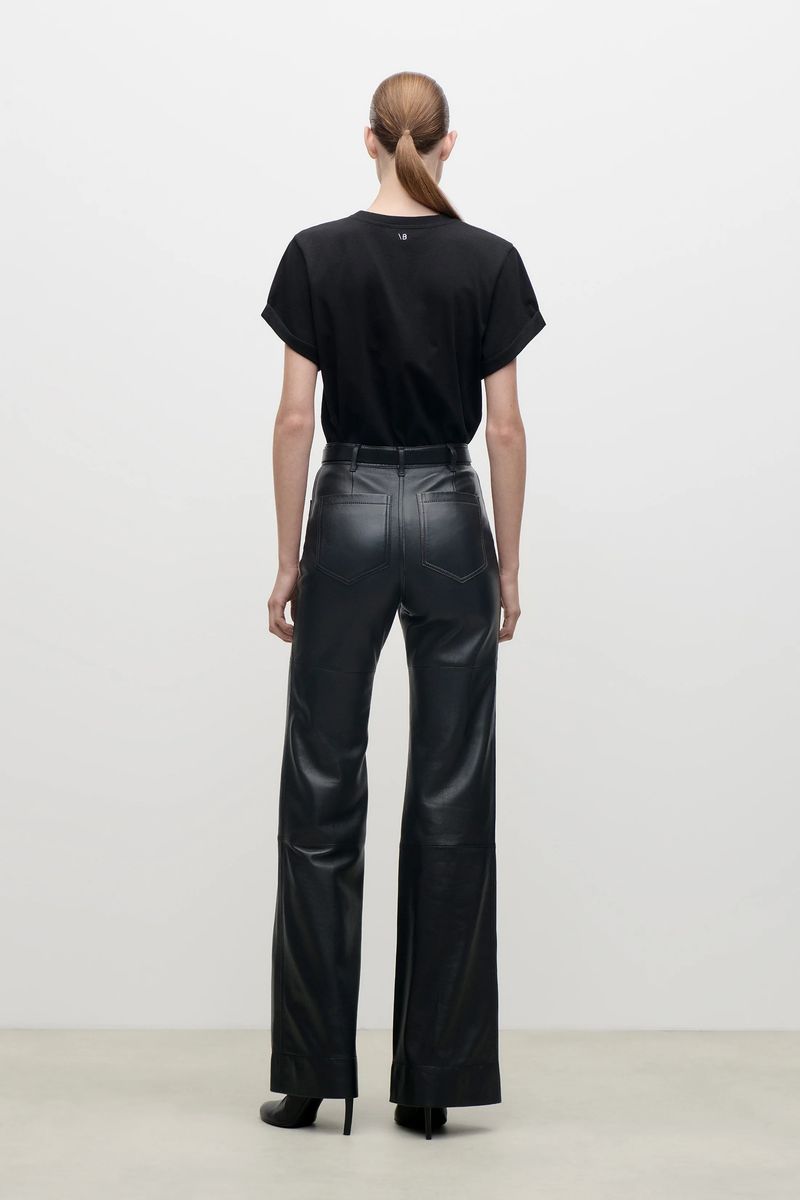 Ausgestellte Lederhose mit hoher Taille