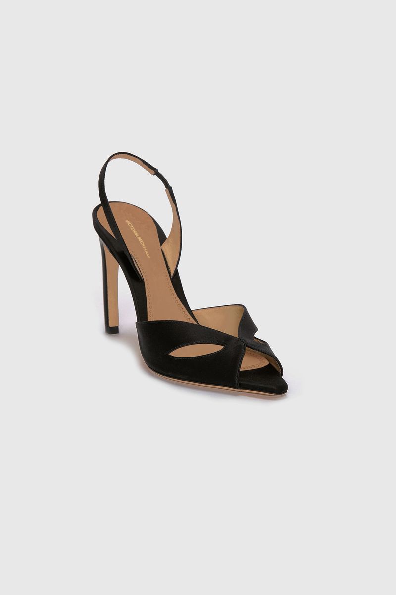 Satin-Slingpumps mit skulpturalem Detail