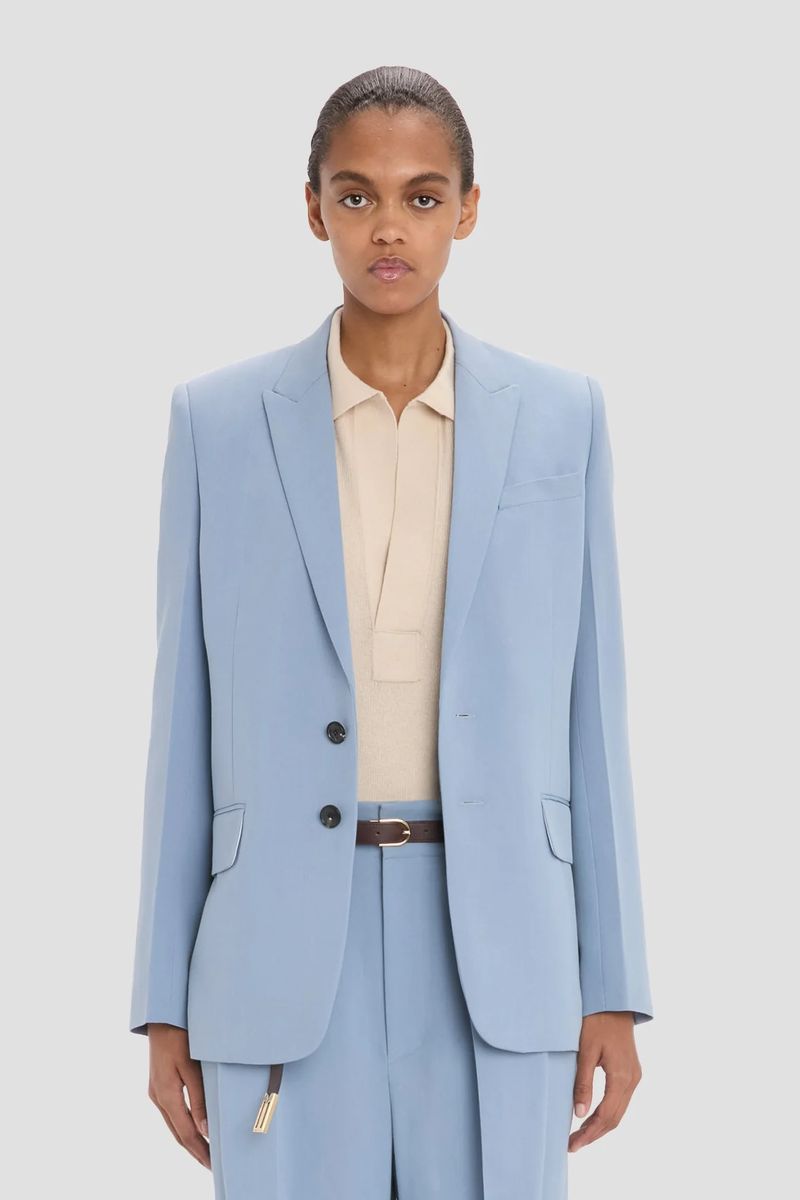 Taillierter Blazer mit fließender Silhouette