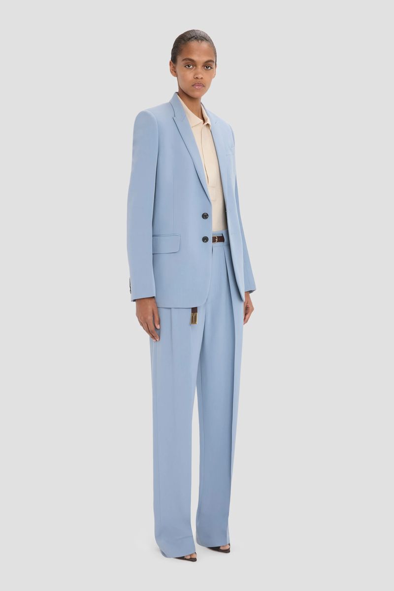 Taillierter Blazer mit fließender Silhouette