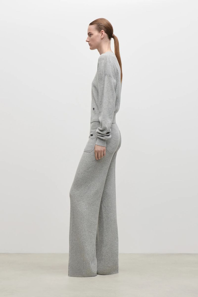 Strickhose mit weitem Bein