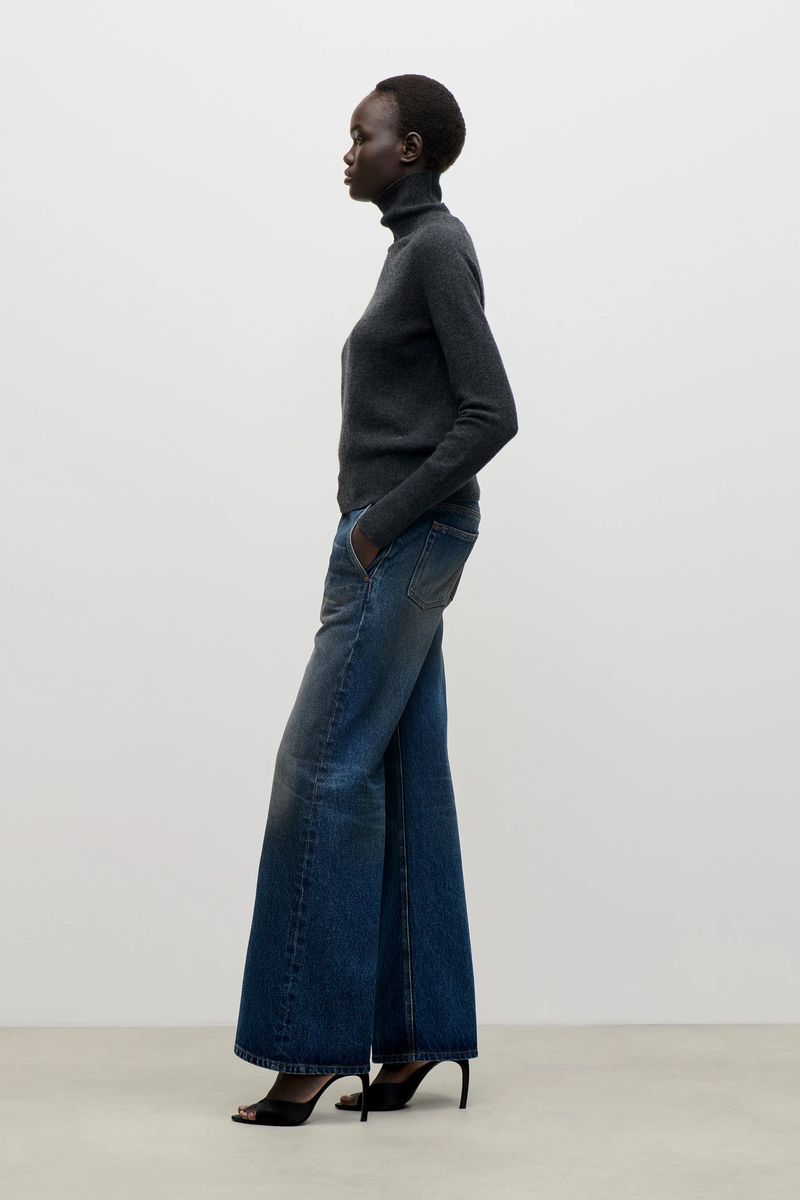 Klassische Jeans mit weitem Bein