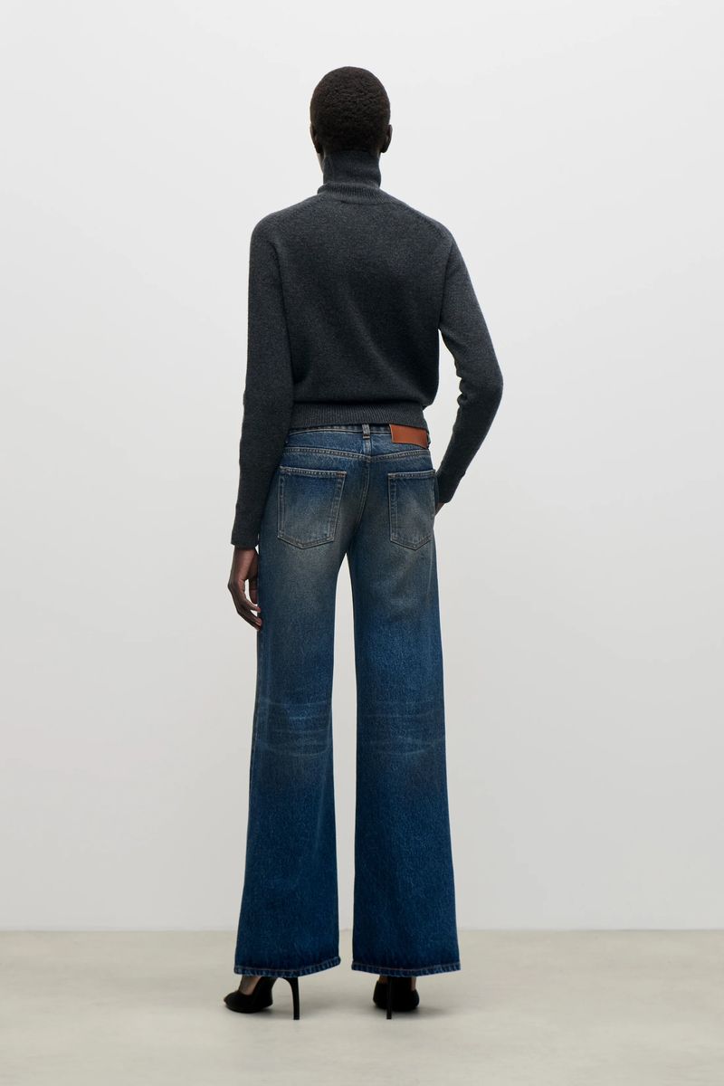 Klassische Jeans mit weitem Bein