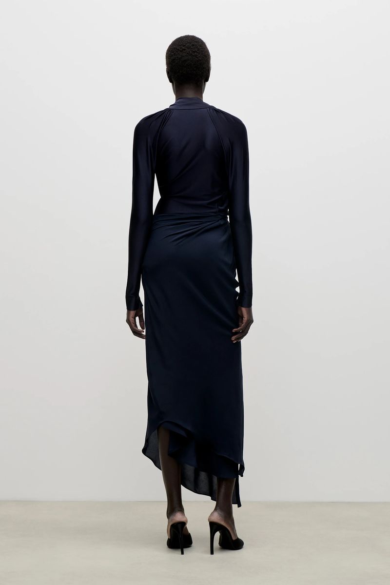 Glänzendes Jersey-Midi mit Knotendetail