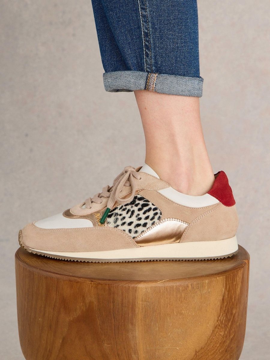 Retro-Sneaker aus Patchwork-Wildleder
