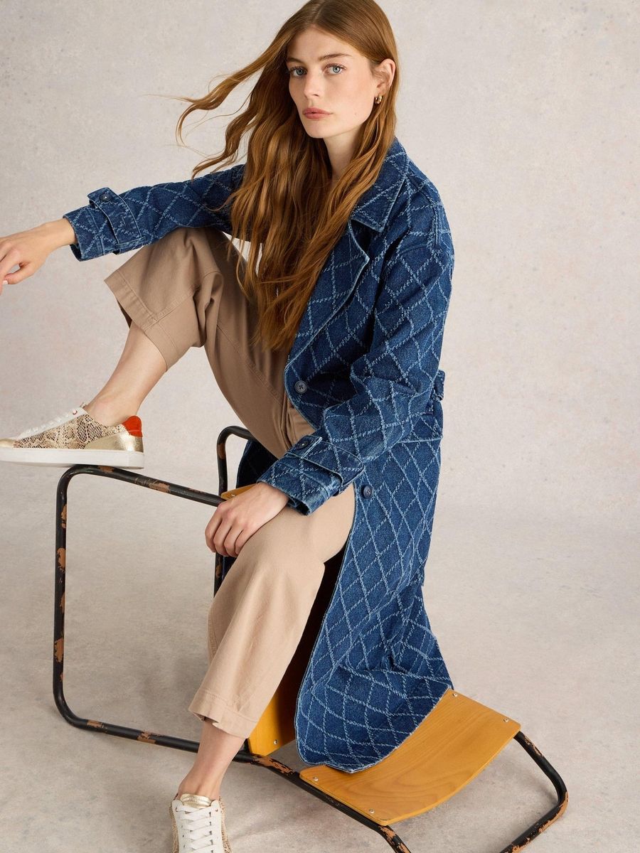 Jeans-Trenchcoat mit markanter Rautensteppung
