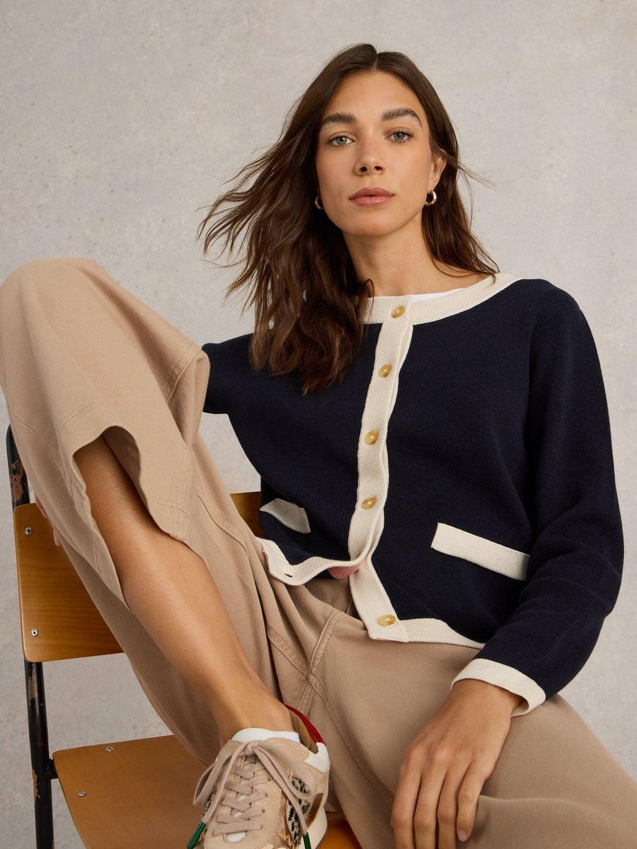 Cardigan mit Kontrastabschlüssen aus Bio-Baumwolle