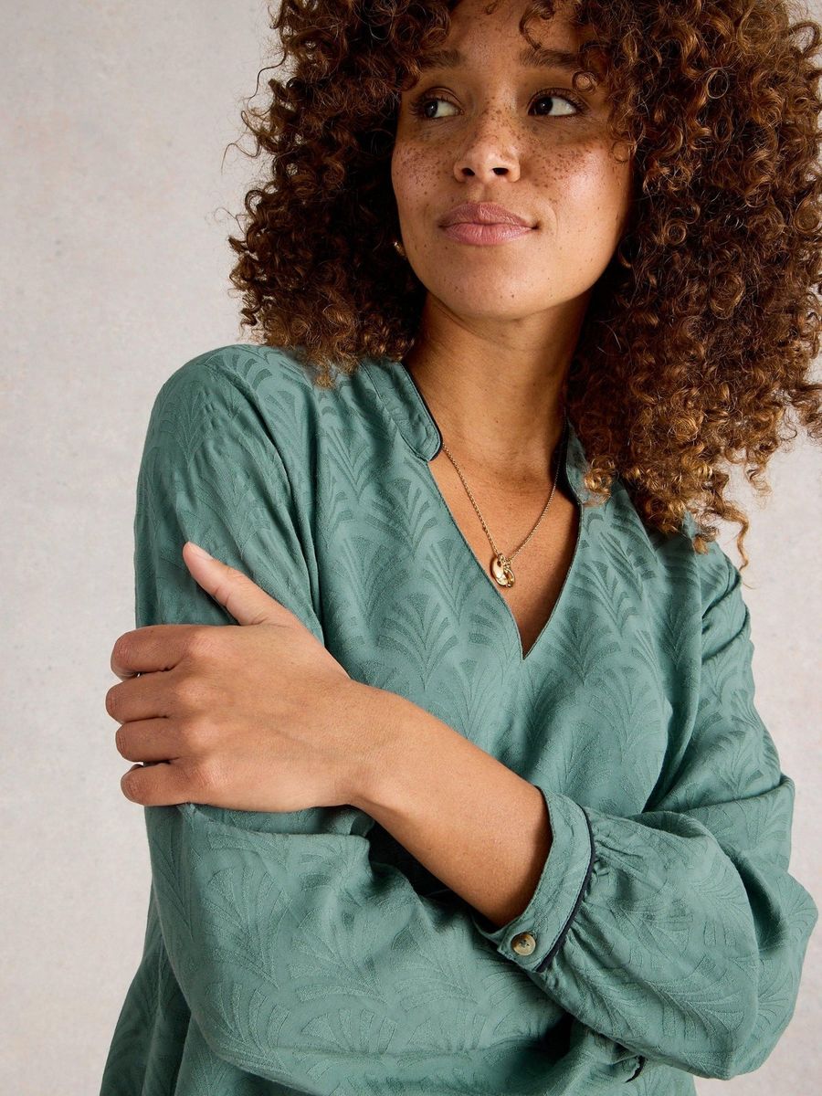 Viskose-Pyjamaoberteil mit Jacquard-Muster