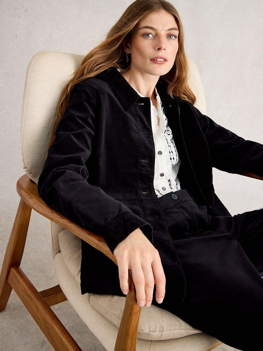 Elegante Samtjacke im Chore-Stil