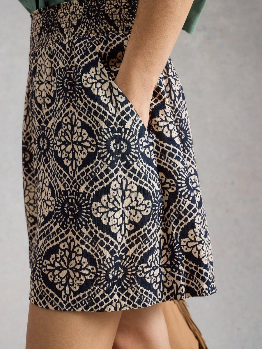 Bedruckte Viskose-Shorts mit Smokbund