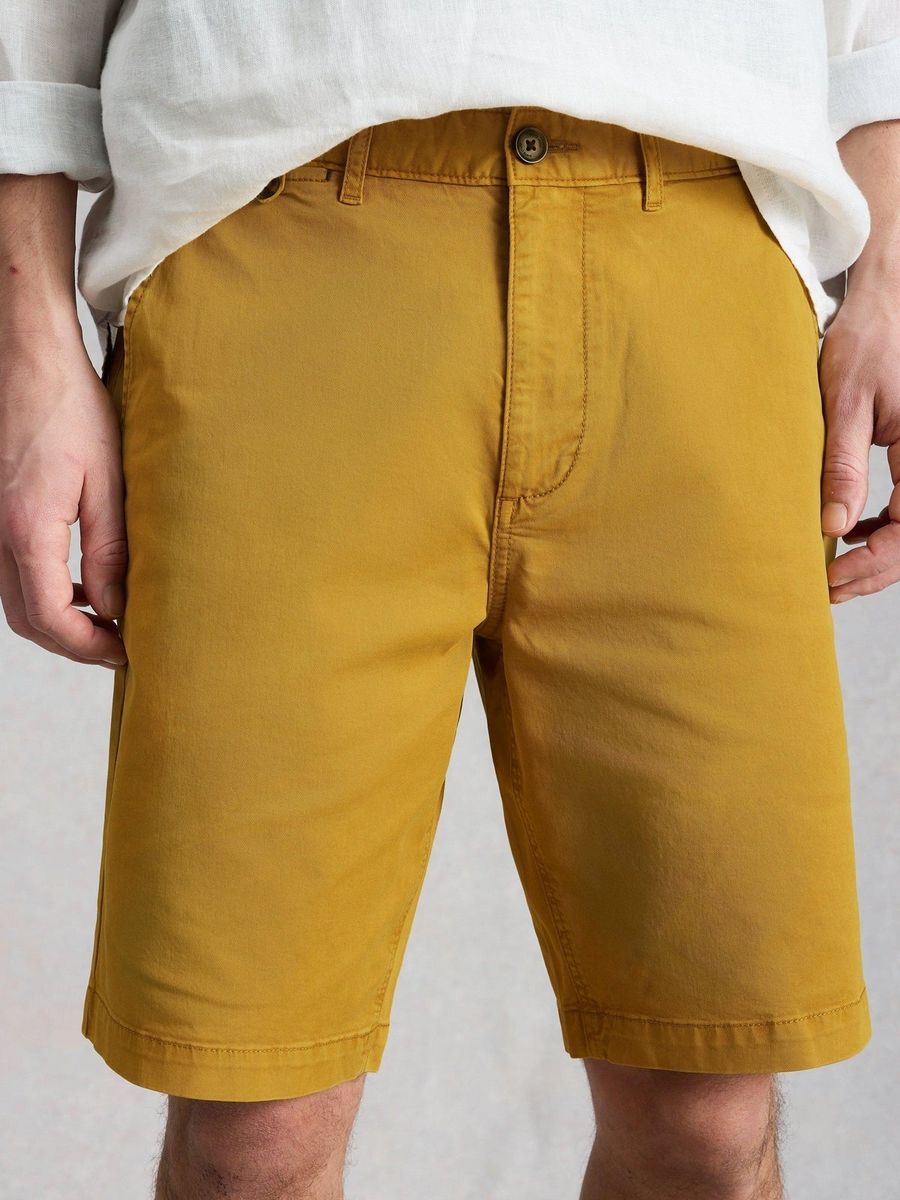Klassische Chinoshorts mit geradem Bein