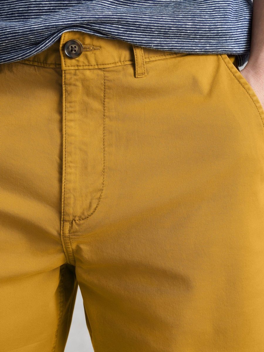 Klassische Chinoshorts mit geradem Bein