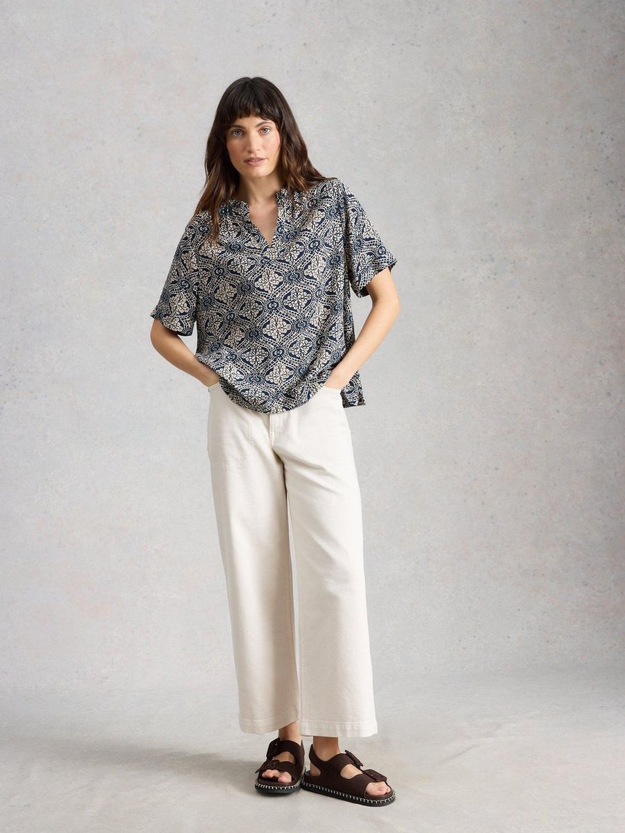 Lockere Bluse mit Medaillon-Print