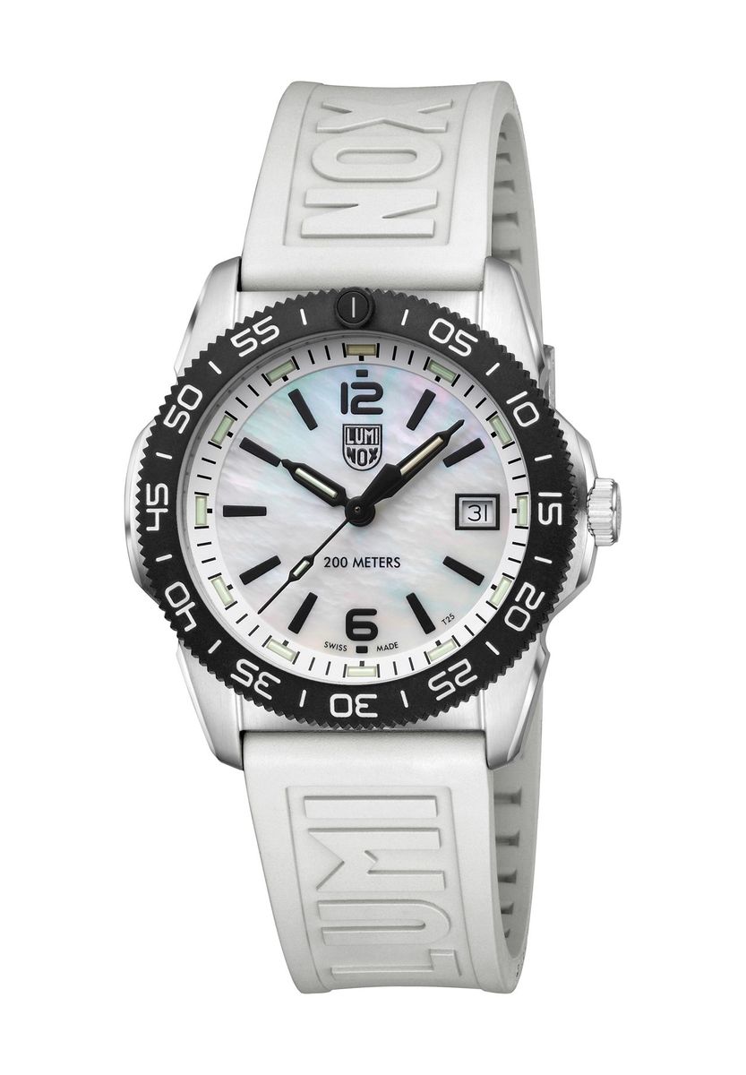 Weiße Sportuhr mit Perlmutt-Zifferblatt