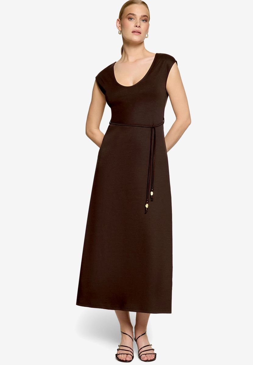 Jersey-Maxikleid mit perlenbesetztem Gürtel