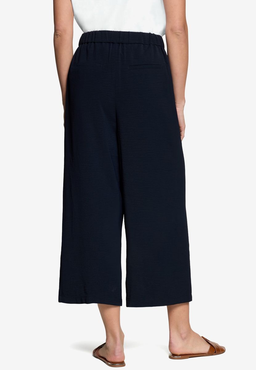 Elegante 7/8-Hose mit Gürtelschnalle