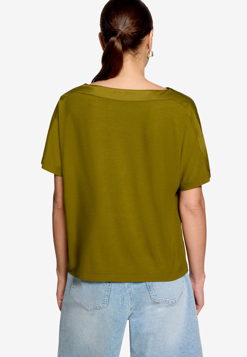 Lockeres Top mit U-Boot-Ausschnitt