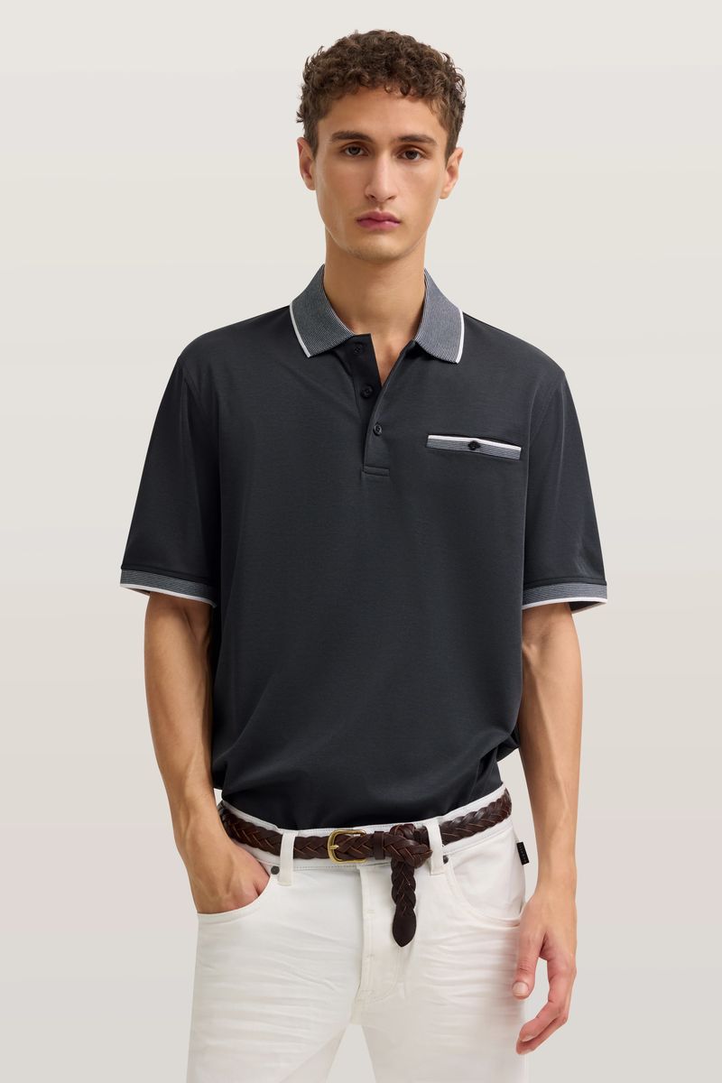 Modernes Poloshirt mit Brusttasche
