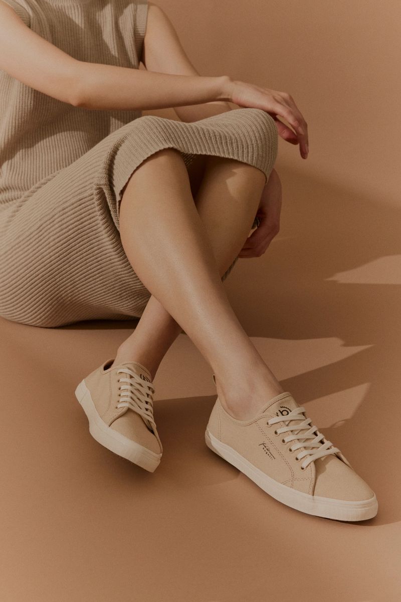 Strukturierte Low-Top Canvas-Sneaker