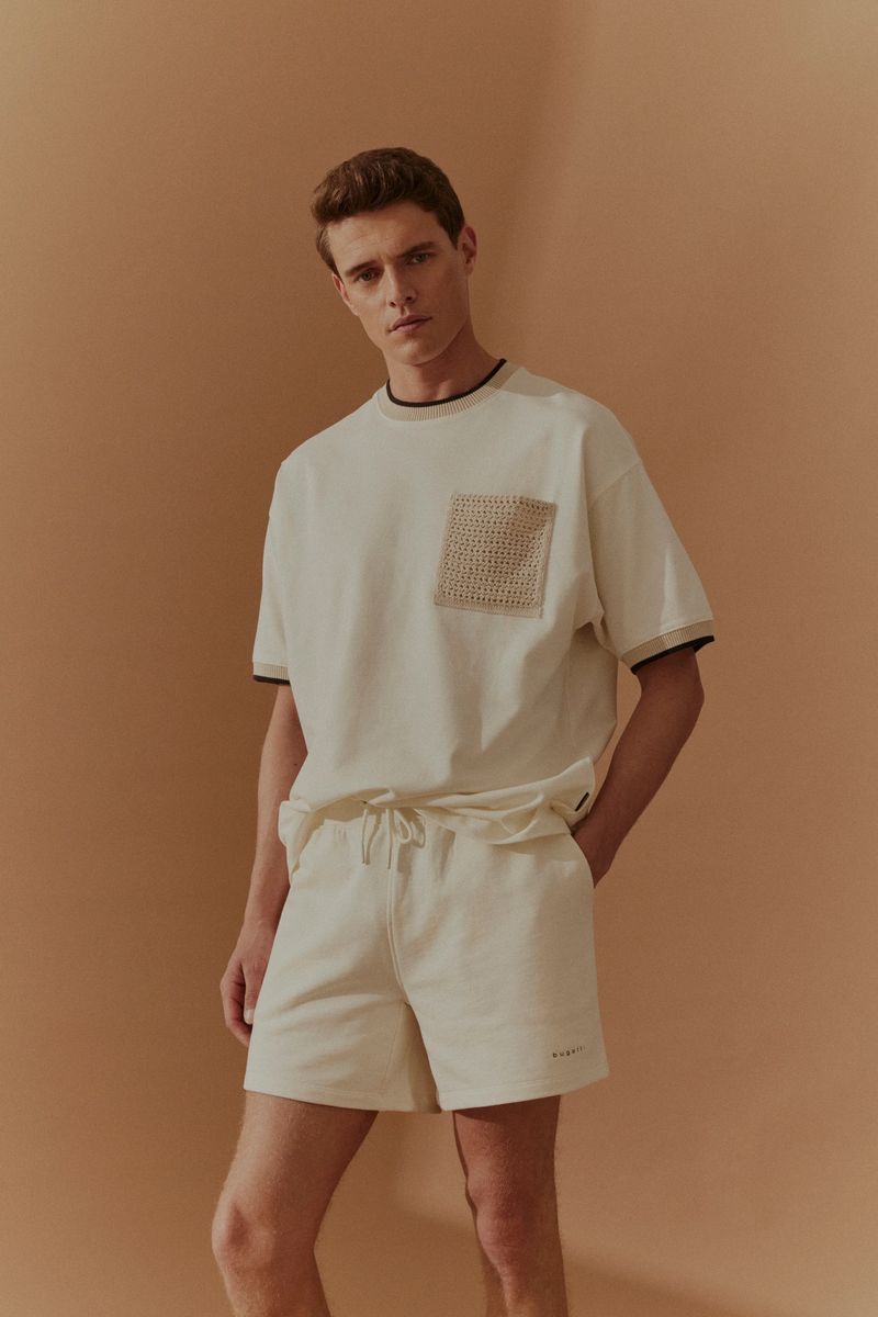 Entspanntes Baumwollshirt mit Struktur-Tasche
