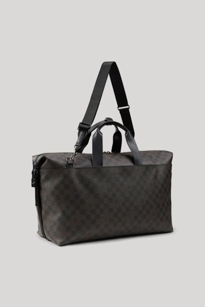 Eleganter Weekender mit Schachbrettmuster