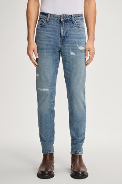 Locker geschnittene Jeans mit Destroyed-Effekten