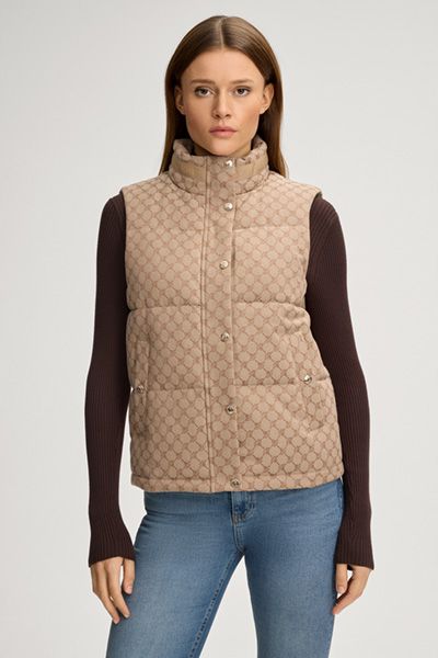 Gesteppte Weste mit Monogramm-Muster