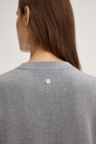 Klassischer Strickpullover mit Logo-Wappen