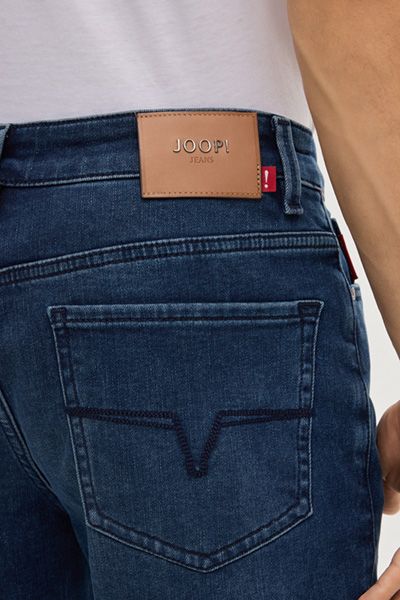 Schmal geschnittene Five-Pocket-Jeans