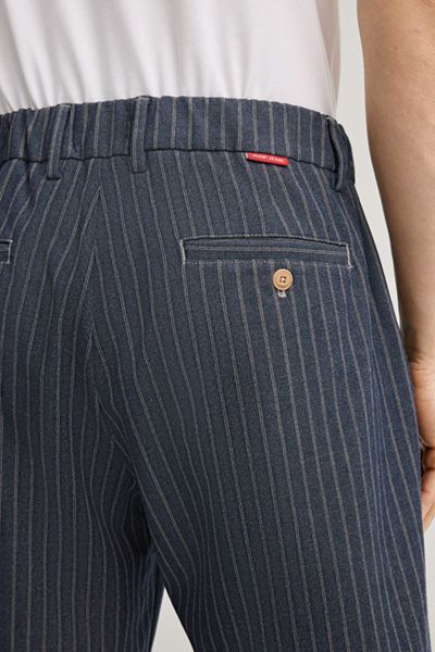 Gestreifte Bermuda-Shorts mit Bügelfalten