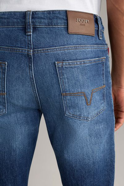 Moderne Five-Pocket-Stretchjeans