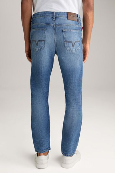 Slim-Fit mit Destroyed-Details