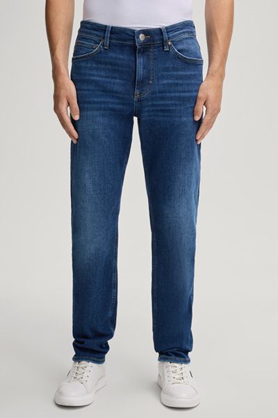 Schmal geschnittene Jeans im Used-Look