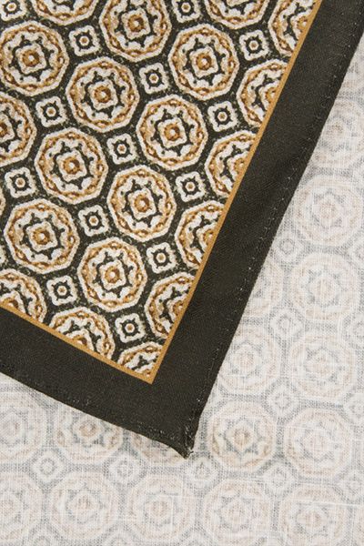 Einstecktuch aus Leinen mit geometrischem Muster