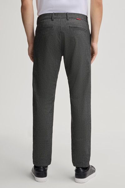 Schmal geschnittene Stretch-Baumwoll-Chino