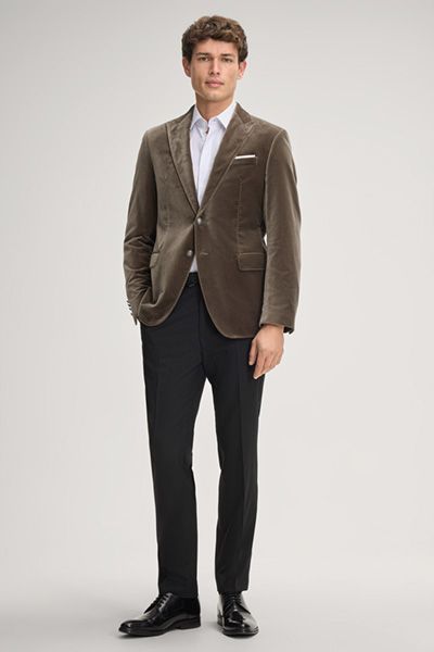 Eleganter Samtblazer mit spitzem Revers