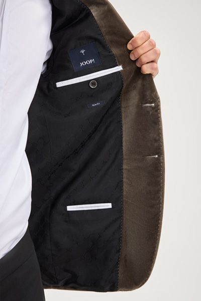 Eleganter Samtblazer mit spitzem Revers