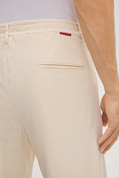 Lockere Bundfaltenhose aus Baumwolle
