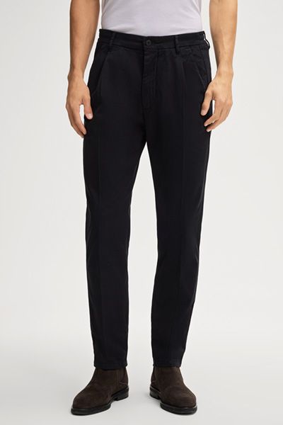 Lockere Bundfaltenhose aus Baumwolle