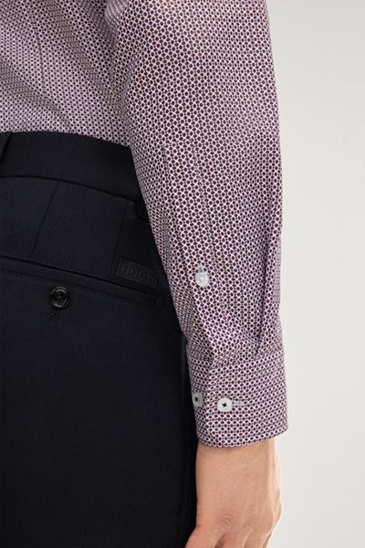 Schmal geschnittenes Hemd mit Minimal-Muster