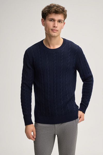 Klassischer Zopfstrickpullover mit Kaschmiranteil