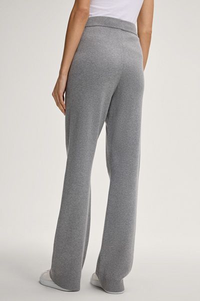 Feingestrickte Hose mit ausgestelltem Bein