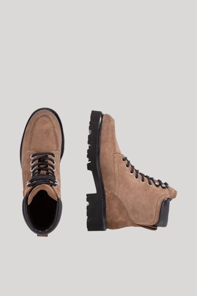 Schnürstiefel aus Veloursleder