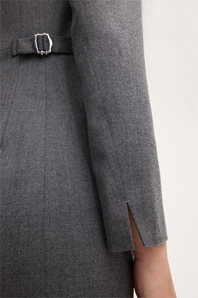 Elegantes Flanell-Etui-Kleid im Blazer-Stil