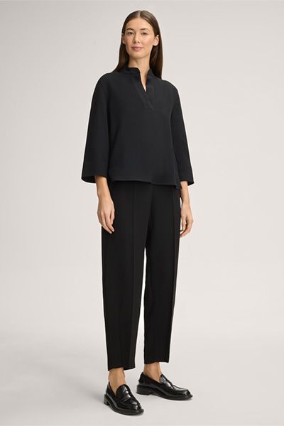 Schmal zulaufende Crepe-Hose mit Hochbund
