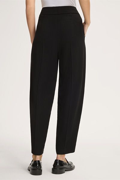 Schmal zulaufende Crepe-Hose mit Hochbund