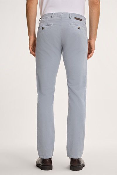 Schmal geschnittene Stretch-Baumwoll-Chino