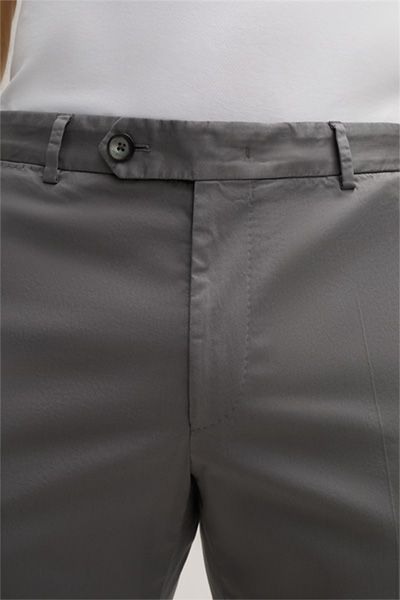 Baumwoll-Chinos im Shaped Fit
