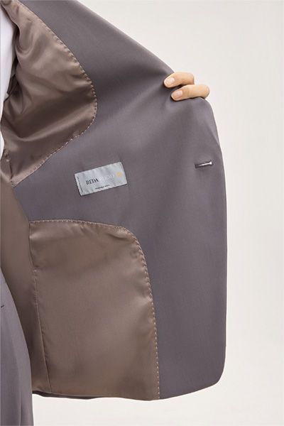 Asymmetrischer Blazer aus Stretch-Schurwolle